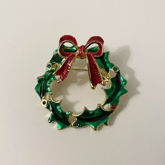Vintage Christmas Holly Wreath Brooch Pin - Picture 15 of 15